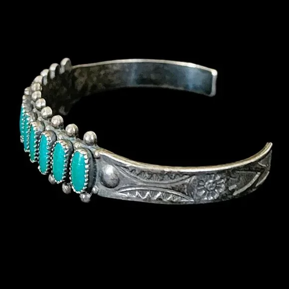 Vintage Sterling Silver Southwest Native American Petit Point Turquoise Cuff - Picture 2 of 6